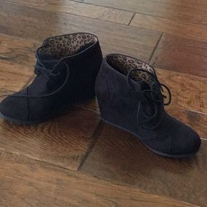 Black booties size 6